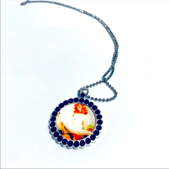 Retro handmade Vintage Pinup Necklace surrounded in Gorgeous Green CZ Stones - Picture 2 of 13